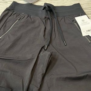 Trekkie North Crop Jogger